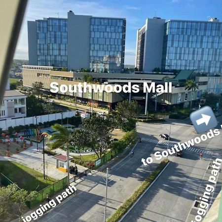 Neat Unit In Holland Park Southwoods Aparthotel Binan Bagian luar foto