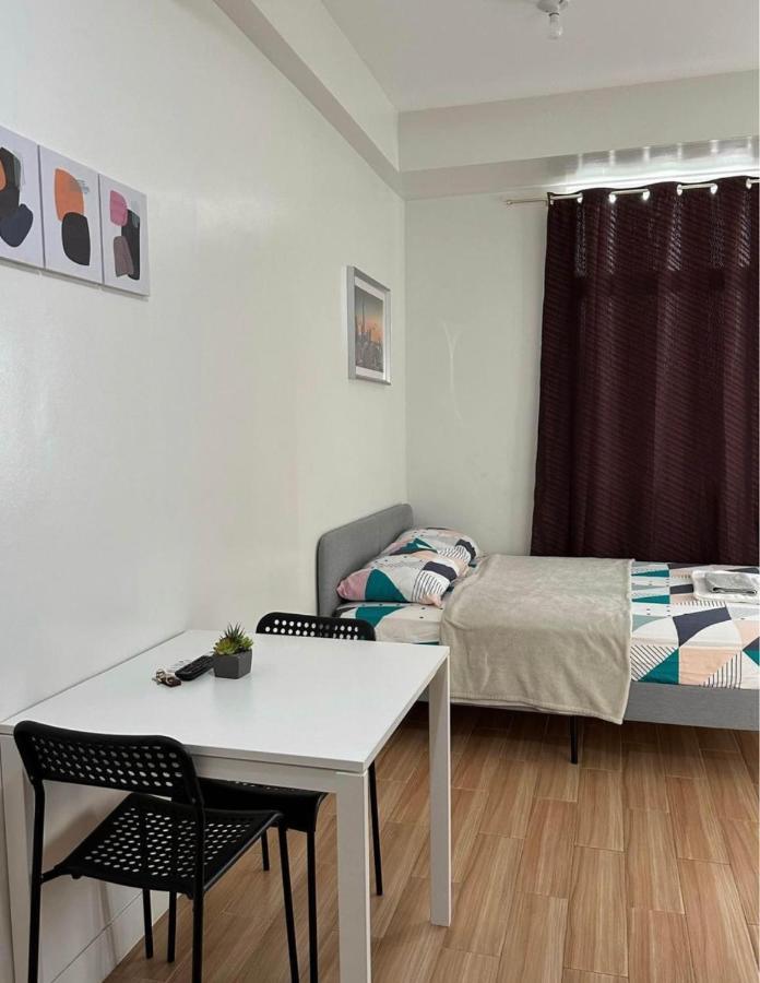 Neat Unit In Holland Park Southwoods Aparthotel Binan Bagian luar foto